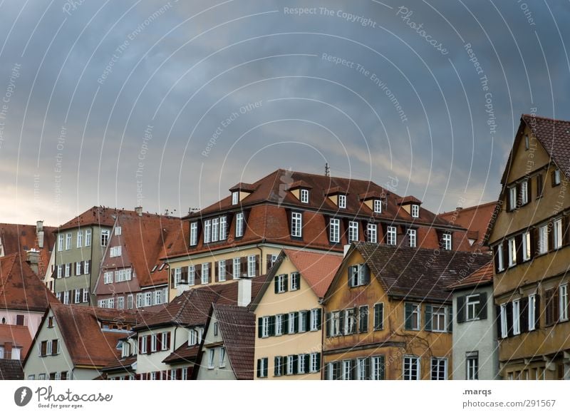 Tübingen Tourismus Ausflug Himmel Gewitterwolken Stadt Altstadt Haus Gebäude Architektur Häusliches Leben alt schön Immobilienmarkt Farbfoto Außenaufnahme