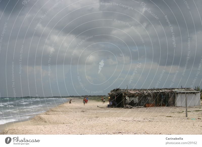 La Restinga Strand Meer Wolken Baracke Venezuela Kuba Muschelkalk