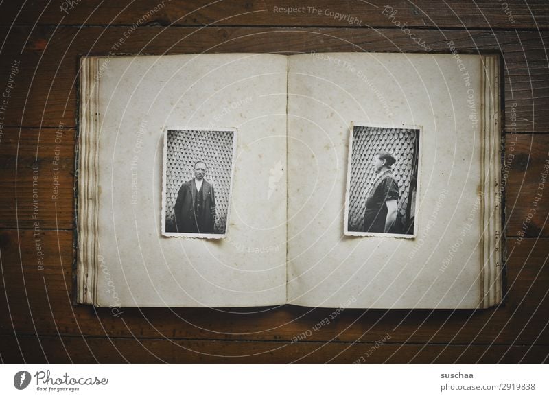 2 alte fotografien (oma und opa) in einem alten fotoalbum Fotografie Fotografieren analog Erinnerung Nostalgie Trauer Familienalbum Vergangenheit