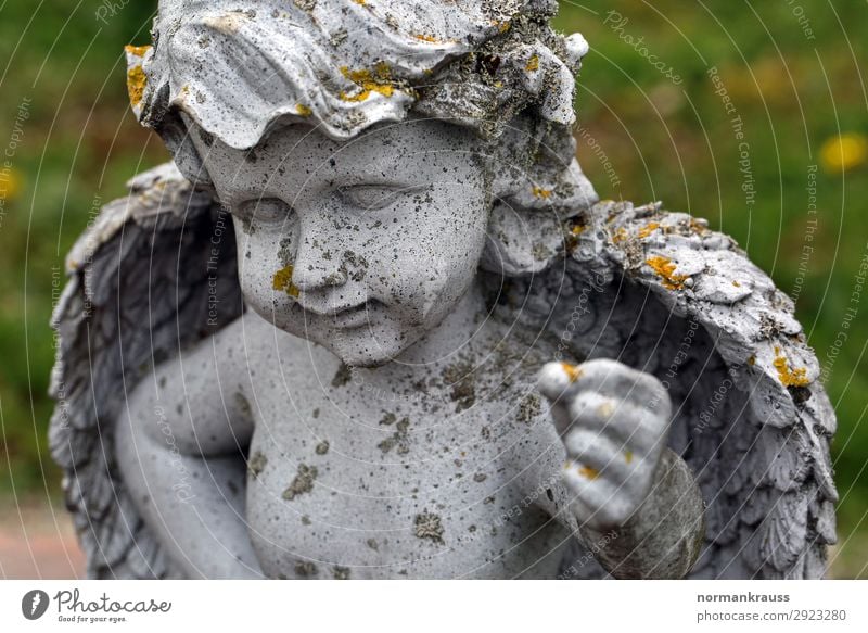 Grabengel Skulptur Stein Engel alt ästhetisch trist grau Traurigkeit Trauer Volksglaube Glaube Religion & Glaube Hoffnung Figur Farbfoto Gedeckte Farben