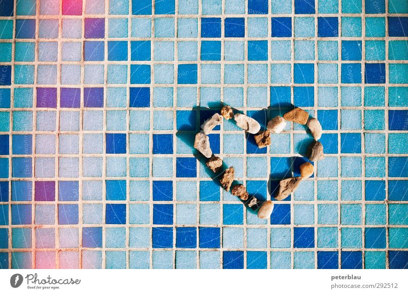 Herzkalt Stein Linie Netz blau Glück Sympathie Zusammensein ruhig herzförmig Liebesbekundung sommerlich Mosaik Farbfoto Außenaufnahme Nahaufnahme abstrakt