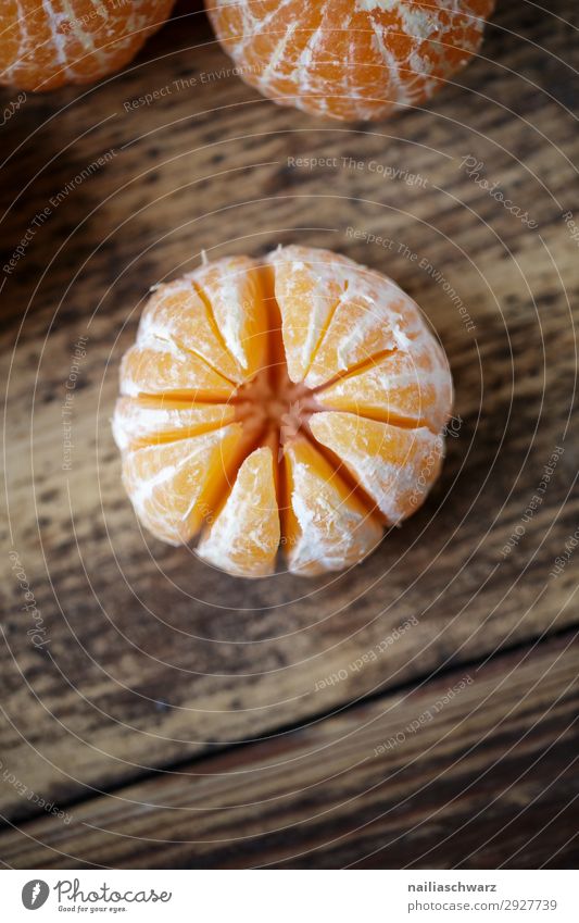 frische Clementine Lebensmittel Frucht Mandarine Ernährung Bioprodukte Vegetarische Ernährung Lifestyle Gesundheit Gesunde Ernährung Winter Snowboard Tisch