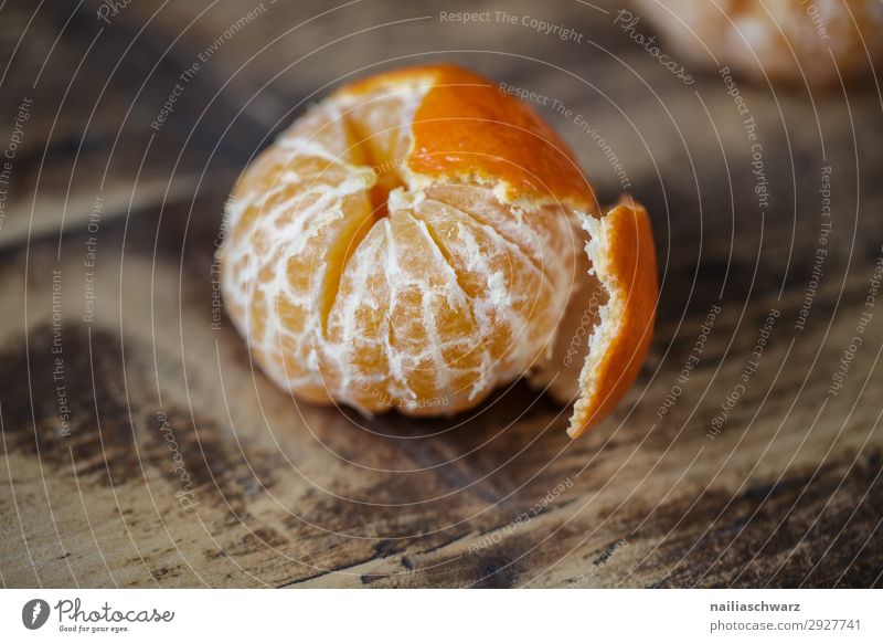 Frishe Clementine Lebensmittel Frucht Orange Mandarine Bioprodukte Vegetarische Ernährung Diät Fasten Lifestyle Gesunde Ernährung Holz frisch Gesundheit lecker