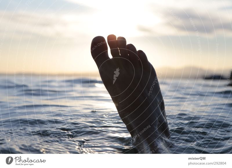 Eisfuß voraus! Kunst ästhetisch Fuß Wasser Wasseroberfläche Wassersport Schwimmen & Baden Sommerurlaub sommerlich Erfrischung Kühlung Gardasee See Freibad