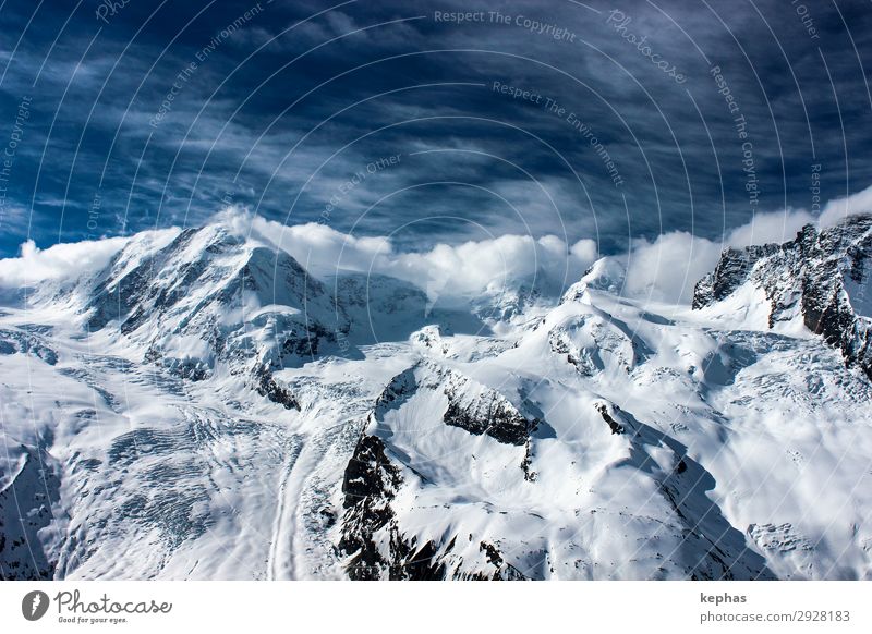 Viertausender in Wolken Berge u. Gebirge Umwelt Natur Landschaft Urelemente Himmel Winter Alpen Kanton Wallis Schweiz Gipfel Schneebedeckte Gipfel Gletscher