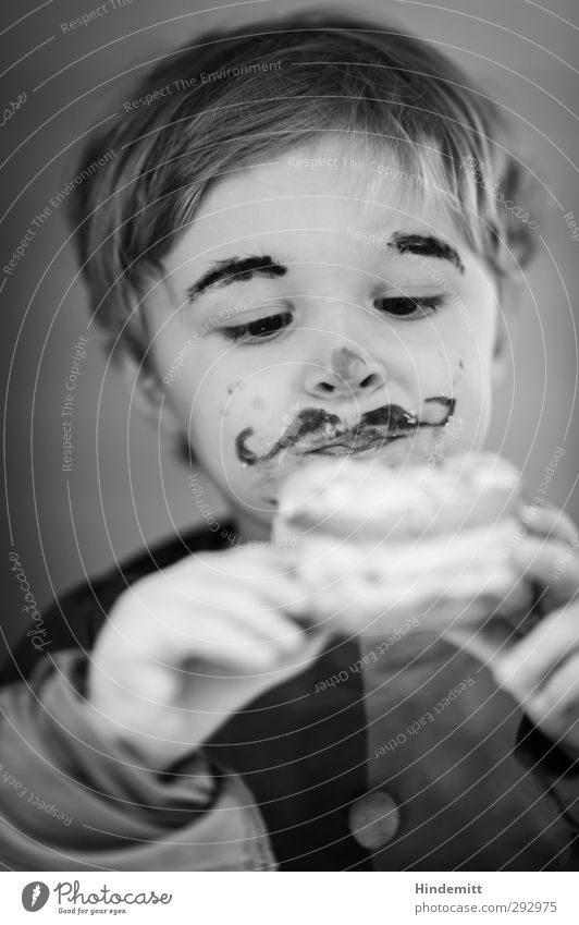 Mr. Moustache isst Krapfen Lebensmittel Teigwaren Backwaren Süßwaren Essen Kaffeetrinken Fasten Karneval maskulin Kind Kleinkind Junge Kindheit Gesicht Hand 1