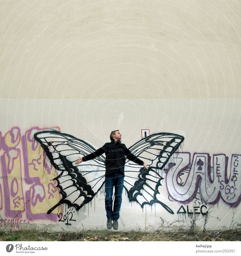 red bull Mensch maskulin Mann Erwachsene Körper 1 Natur Tier Schmetterling Flügel Zeichen Graffiti Freiheit Kreativität frei Insekt springen Engel Subkultur