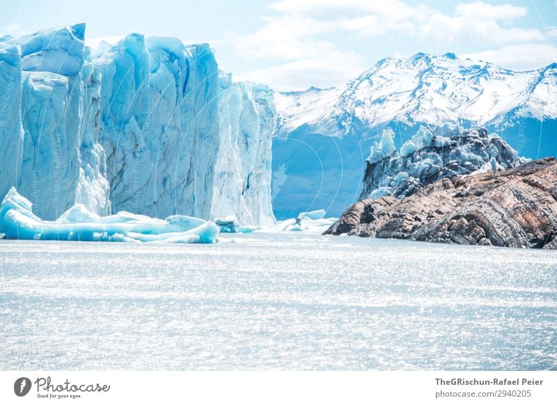 Perito Moreno Gletscher Natur Landschaft blau weiß Wasser See Felsen Wachstum verringern Eisscholle kalbern Schnee nass kalt bedrohlich groß Argentinien