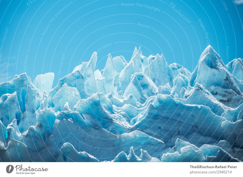 Eisskulptur Umwelt Natur blau weiß Skulptur Schnee Himmel Perito Moreno Gletscher eisformation Eisberg Spitze Strukturen & Formen Muster Schatten Licht Kontrast