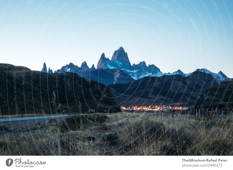 El Chaltén - Fitz Roy - Cerro Torre Natur Landschaft blau braun schwarz Licht Dorf Tourismus Berge u. Gebirge Patagonien Bekanntheit Schnee Stimmung dunkel