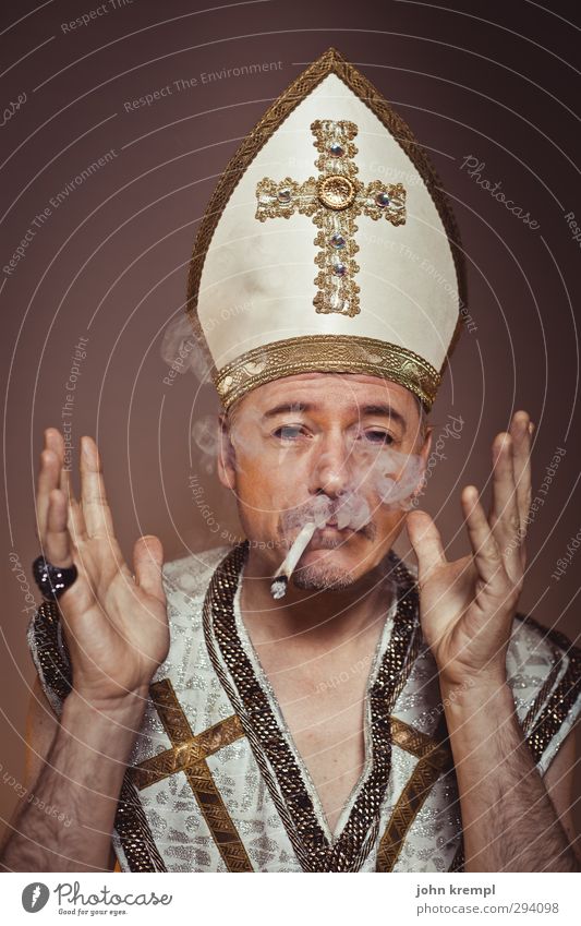 Ich bin stolz auf euch Ring mitra Kreuz Rauchen Coolness trendy historisch trashig Laster Religion & Glaube skurril Gebet Segnung Päpste Geistlicher
