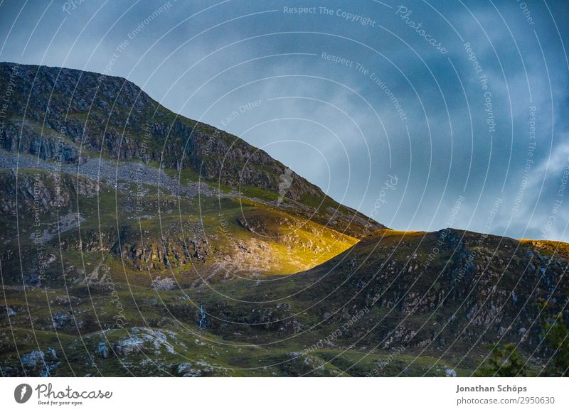 letzter Sonnenstrahl am Berg Highlands, Schottland Umwelt Natur Landschaft Urelemente Himmel Sonnenaufgang Sonnenuntergang Sonnenlicht Schönes Wetter Felsen