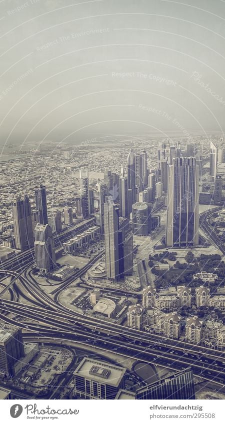 Dubai Skyline Stadt Hauptstadt Stadtzentrum bevölkert Hochhaus Gebäude Architektur Sehenswürdigkeit Verkehr Verkehrsmittel Verkehrswege Personenverkehr