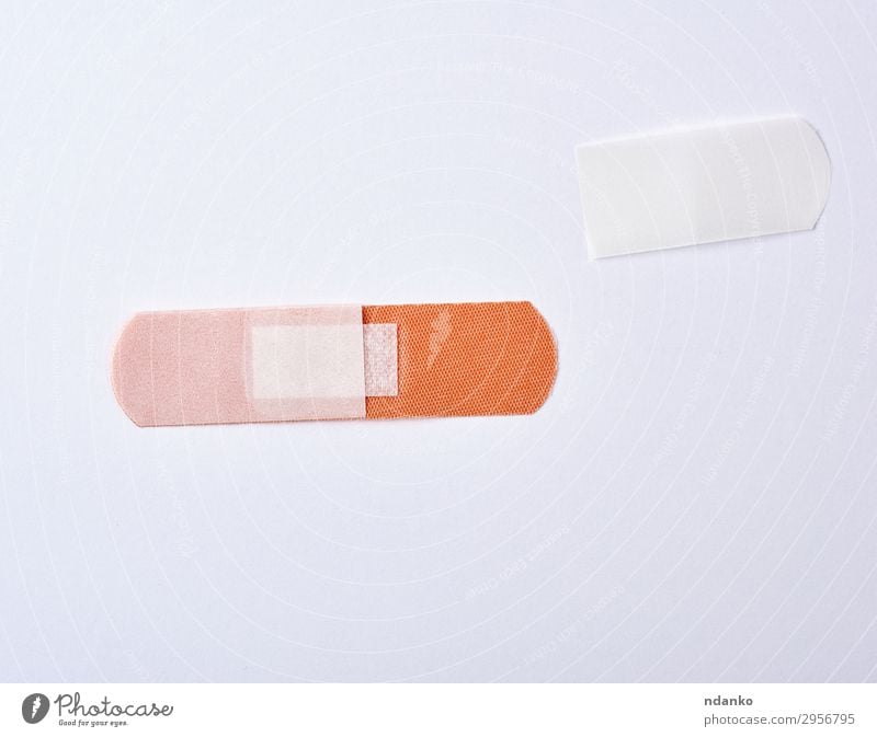 brauner Textilklebepflaster für Wunden Gesundheitswesen Medikament neu weiß Schutz Idee Schmerz verputzen Klebstoff Unterstützung bandagieren Medizin erste