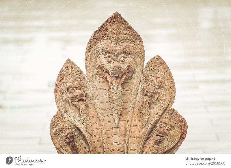 Statue von thailändischer Fabelfigur Naga - der fünfköpfige Schlange Ferien & Urlaub & Reisen Ferne Kunst Skulptur Stein exotisch Glaube Religion & Glaube Nagas