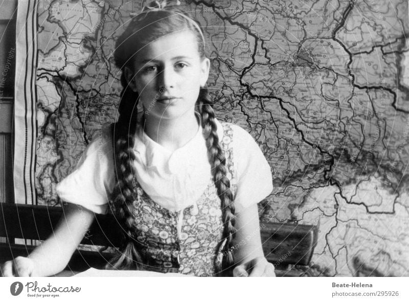 Jugendfoto | Schulalltag in den 40er Jahren Bildung Schule lernen Klassenraum Schüler feminin Jugendliche Kopf Haare & Frisuren Gesicht 13-18 Jahre Kind