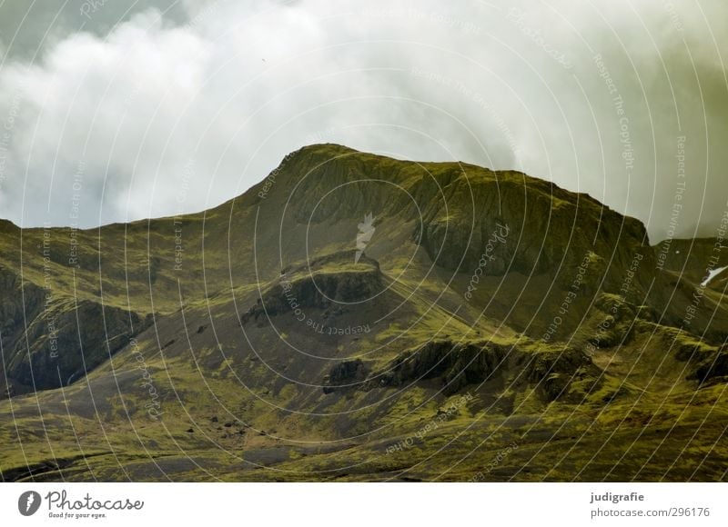 Island Umwelt Natur Landschaft Urelemente Himmel Wolken Klima Hügel Felsen Berge u. Gebirge natürlich wild grün Stimmung Farbfoto Gedeckte Farben Außenaufnahme