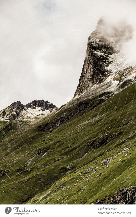 Wolkenkratzer Umwelt Natur Landschaft Pflanze Urelemente Himmel Sommer Klima Wetter Schönes Wetter schlechtes Wetter Schnee Felsen Alpen Berge u. Gebirge Gipfel