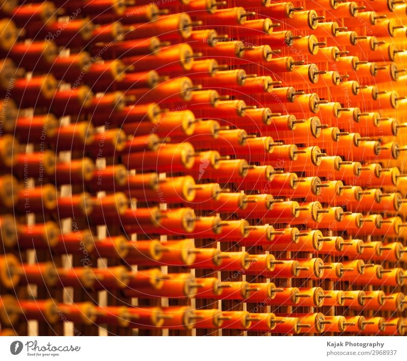 Garn, Herstellung von Stoffen Seil Maschine Technik & Technologie Ausstellung Museum sportlich schön mehrfarbig orange rot Innenaufnahme Schwache Tiefenschärfe