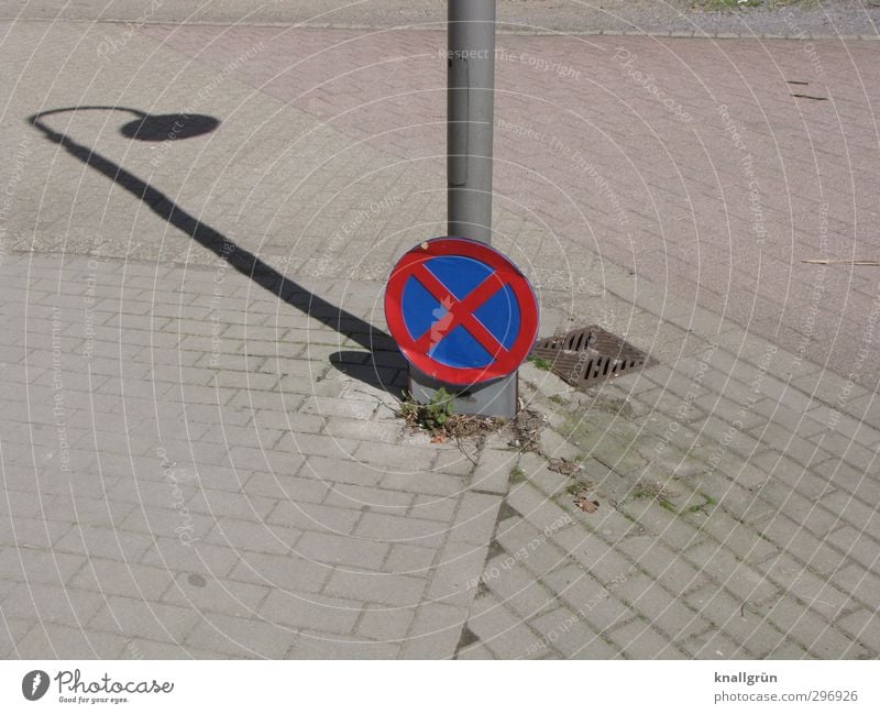 Keine Schattenparker! Platz Verkehr Autofahren Verkehrszeichen Verkehrsschild Zeichen Schilder & Markierungen Hinweisschild Warnschild hängen Kommunizieren