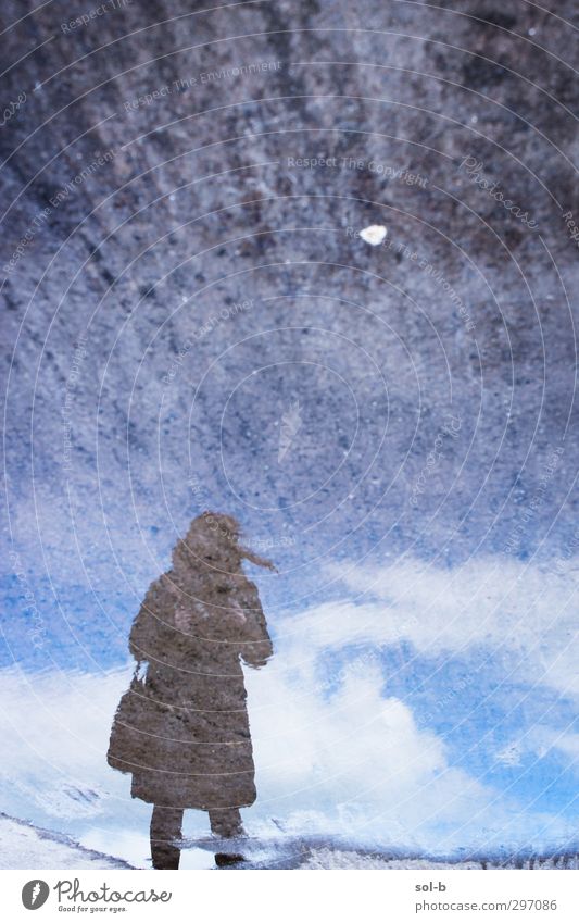 Autoporträt II feminin Junge Frau Jugendliche Erwachsene 1 Mensch 18-30 Jahre Natur Luft Wasser Himmel Wolken Tasche blau weiß verträumt Selbstportrait