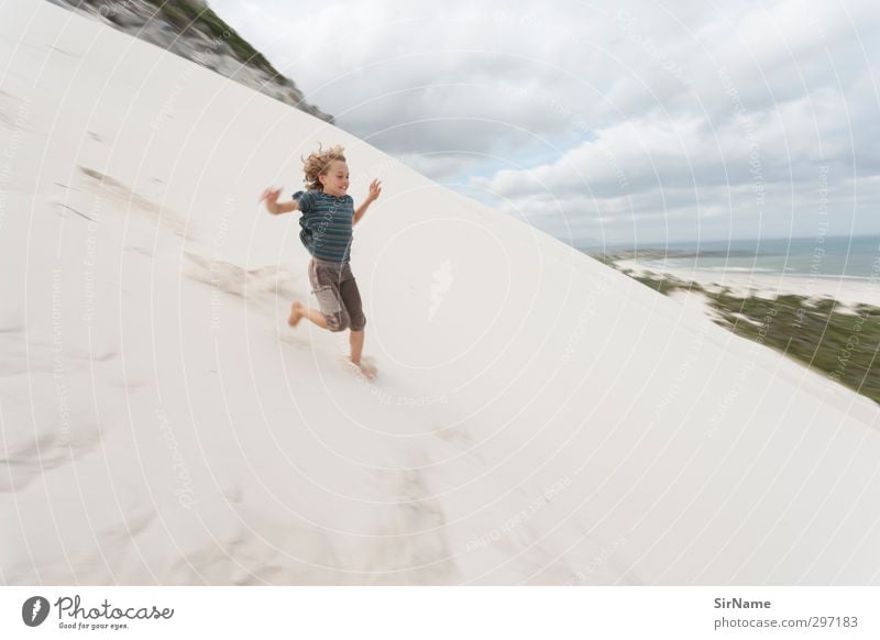 231 [running free] Kinderspiel Ferien & Urlaub & Reisen Abenteuer Ferne Freiheit Strand Junge Kindheit Leben Mensch 8-13 Jahre Natur Landschaft Sand Wolken