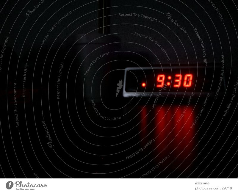 zeit Wecker Zeit Nacht spät Morgen dunkel obskur Radio radiowecker Digitalfotografie Filter