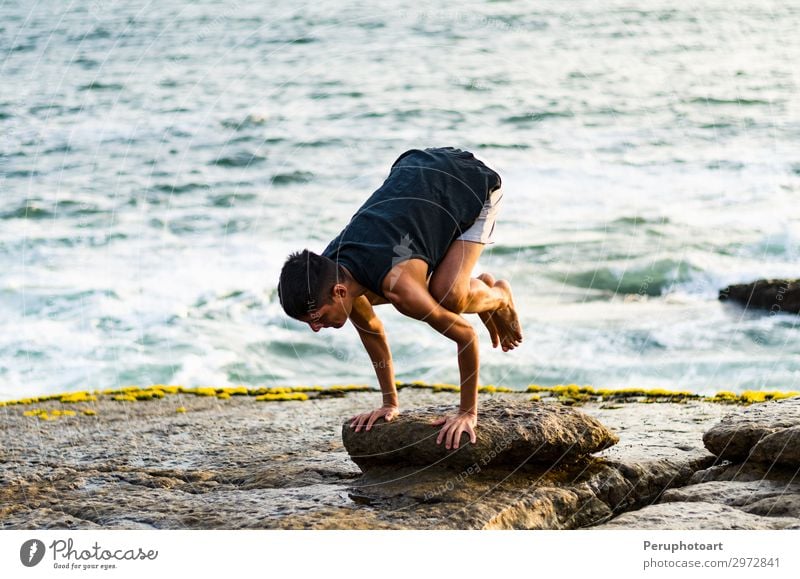 Sommer-Yoga-Session an einem wunderschönen goldenen Strand von Lima in Peru Körper harmonisch Erholung ruhig Freizeit & Hobby Ferien & Urlaub & Reisen Meer