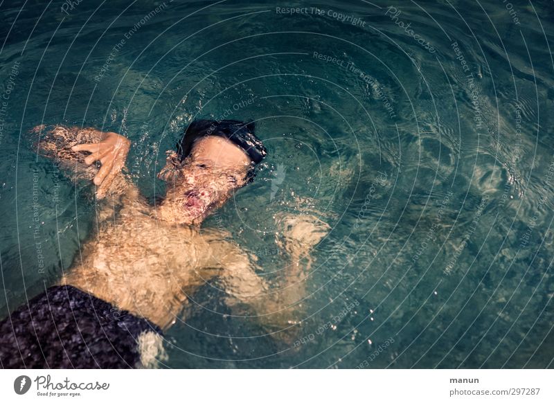 Überschwemmung Freude Wassersport Schwimmen & Baden tauchen Mensch Junge Jugendliche Leben 1 13-18 Jahre Kind Meer Bewegung Erholung machen frech Fröhlichkeit