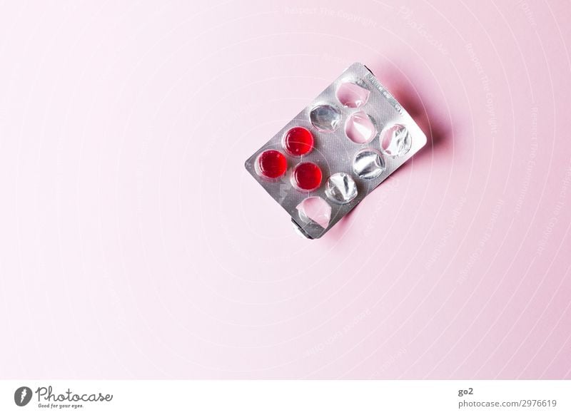 Tabletten Gesundheit Gesundheitswesen Behandlung Krankenpflege Krankheit Medikament Verpackung rot Drogensucht Farbfoto Innenaufnahme Studioaufnahme Nahaufnahme