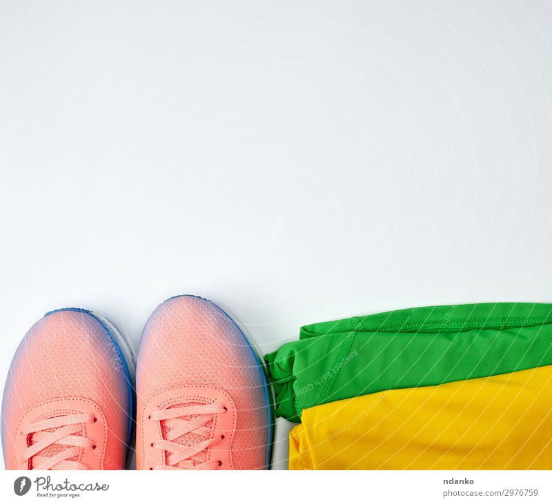 Damen-Sportbekleidung für den aktiven Sport Lifestyle Fitness Sport-Training Frau Erwachsene Accessoire Schuhe Turnschuh modern oben gelb rosa weiß Idee