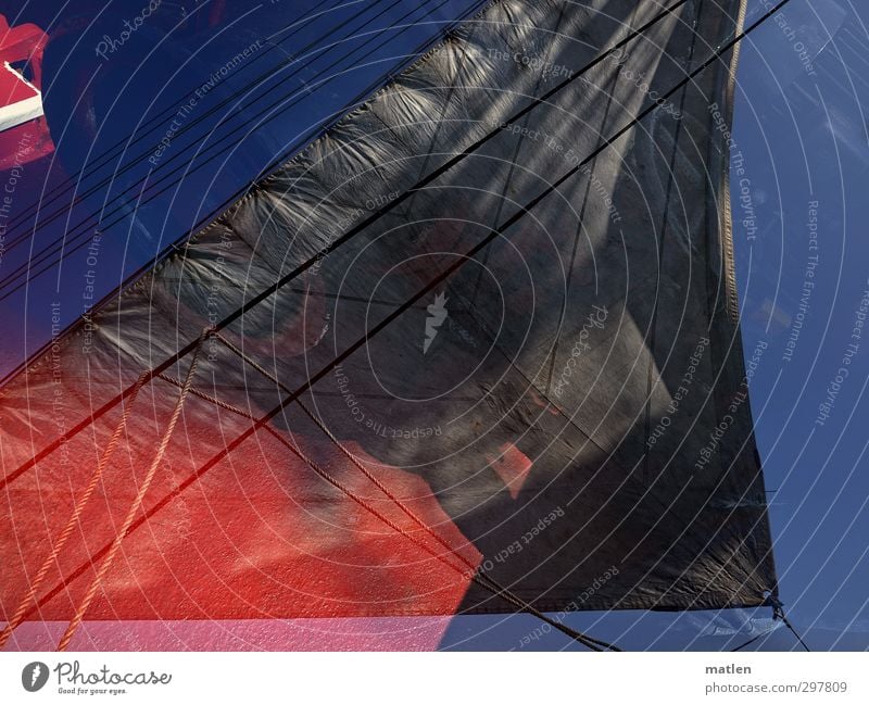 Ahoi Verkehrsmittel Schifffahrt Segelschiff Seil An Bord blau rot schwarz Doppelbelichtung segeln Naht Tau Farbfoto Außenaufnahme Menschenleer Tag