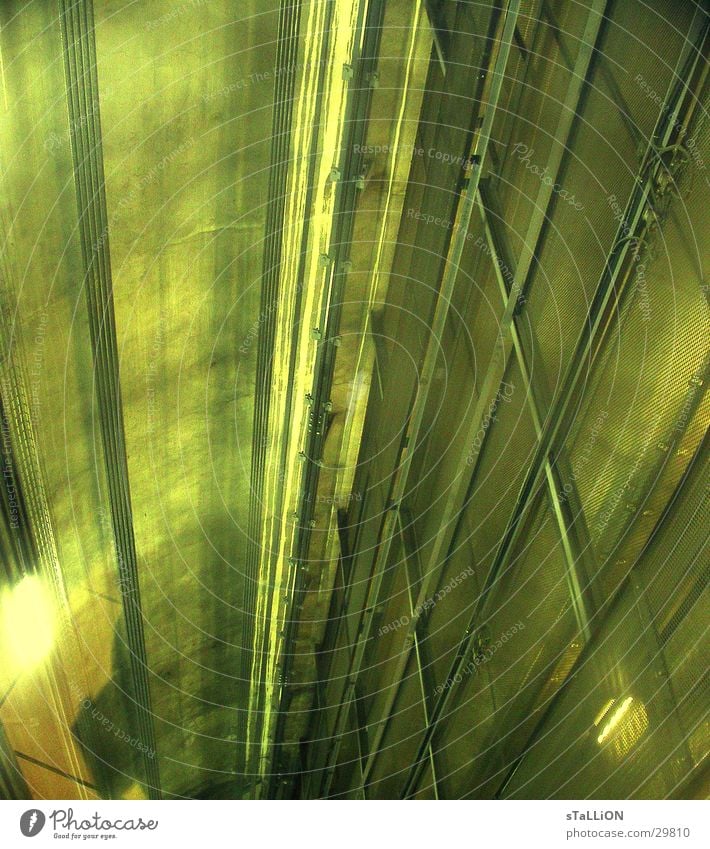aufzugsschacht Fahrstuhl Schacht Paris grün Gleise Gitter Elektrisches Gerät Technik & Technologie U-Bahn Metall Beleuchtung