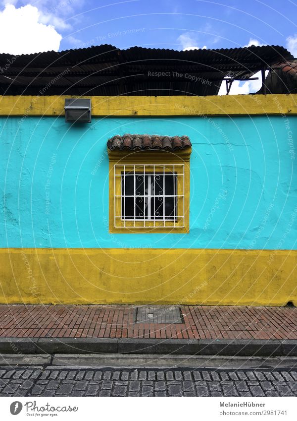 Fenster Bogota Kolumbien Südamerika Haus Ferien & Urlaub & Reisen Tourismus authentisch türkis Straße Architektur Farbe Häusliches Leben Farbfoto