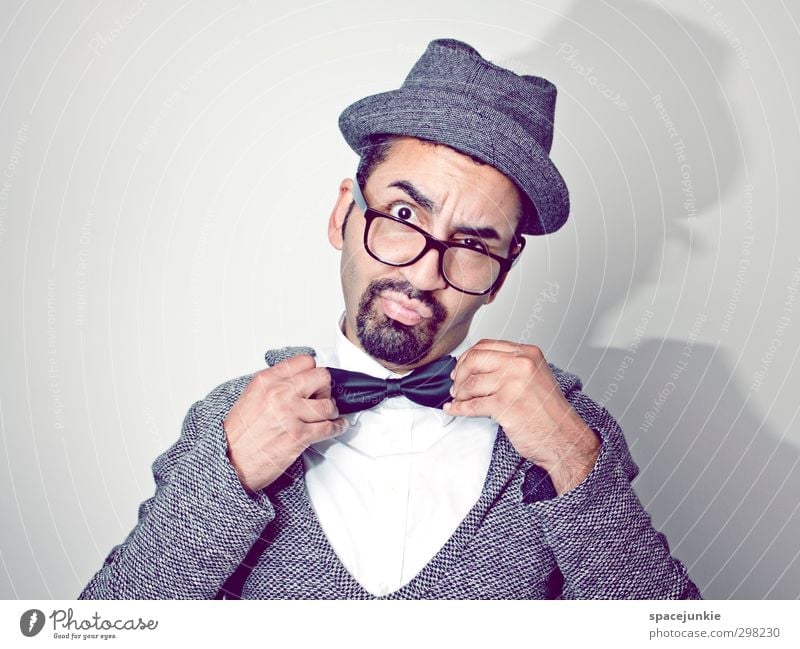 Schick machen Mensch maskulin Junger Mann Jugendliche Erwachsene 1 18-30 Jahre Mode Hemd Pullover Fliege Brille Hut schwarzhaarig Dreitagebart Vollbart
