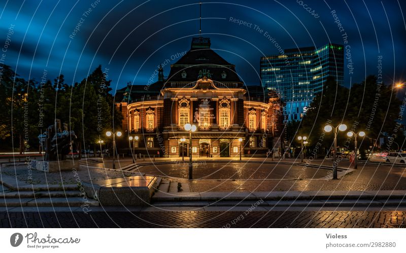 Musik liegt in der Luft Hamburg Nachtaufnahme dunkel Laeiszhalle Konzerthaus Neobarock Johannes-Brahms-Platz Beleuchtung Langzeitbelichtung Dämmerung Denkmal
