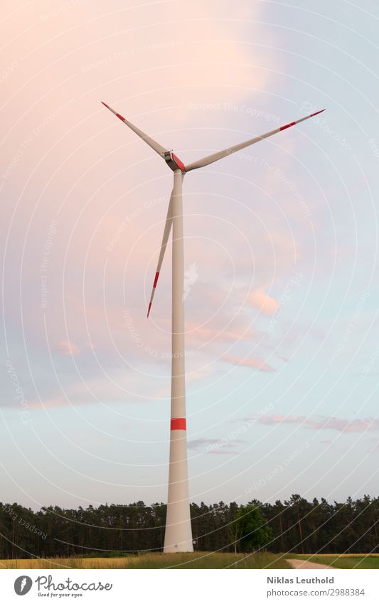 Windrad II Maschine Technik & Technologie Wissenschaften Fortschritt Zukunft Energiewirtschaft Erneuerbare Energie Windkraftanlage Industrie Himmel Wolken Feld