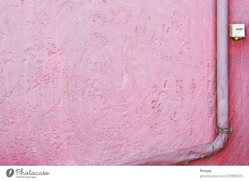 Rosa Wand mit Dachrinne Mauer rosa Hintergrundbild retro alt Putz Farbfoto Außenaufnahme Menschenleer Textfreiraum links Textfreiraum oben Textfreiraum unten