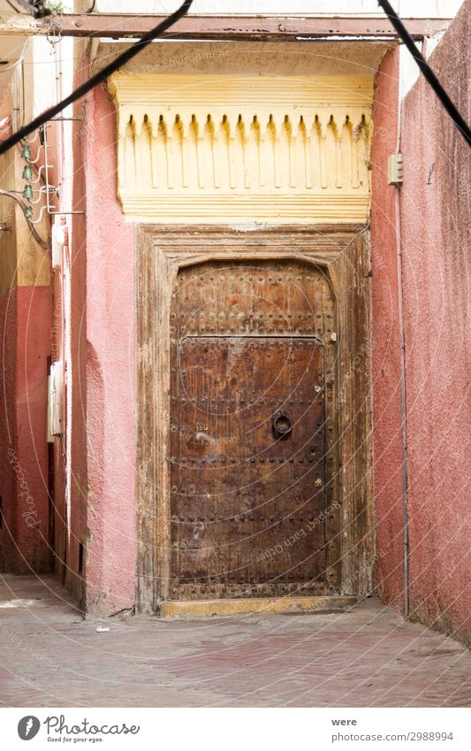 Door in the Medina of Tangier Ferien & Urlaub & Reisen Tourismus Stadt Hafenstadt Altstadt Tür alt Coolness Archway Morocco alley calm colorful copy space