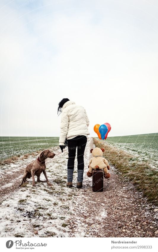Troubleshooting Ausflug Winter Schnee wandern Mensch feminin Frau Erwachsene Landschaft Feld Wege & Pfade Bekleidung Jacke Stiefel Haustier Hund Spielzeug