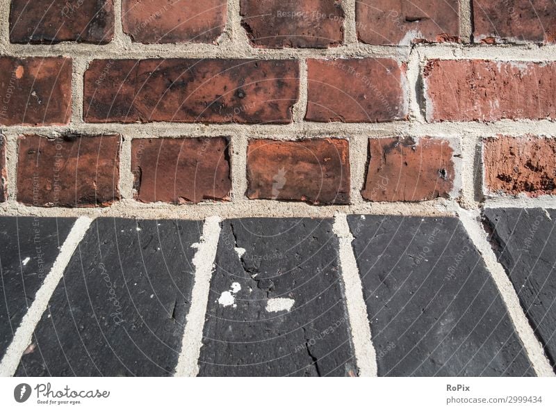 Detail einer historischen Backsteinfassade. Wand wall brick backstein ziegel architektur haus hauswand stadt urban städisch kunst fingerprints mauerwerk stone