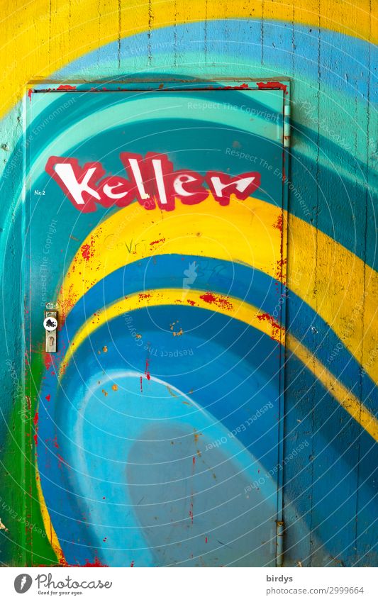 Kellertür Mauer Wand Tür Beton Metall Schriftzeichen Graffiti authentisch Freundlichkeit positiv Stadt blau mehrfarbig gelb grün rot türkis weiß Farbe