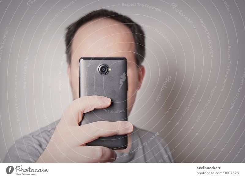 Zyklop ( Mann macht Selfie ) Lifestyle Freizeit & Hobby Telefon Handy PDA Technik & Technologie Unterhaltungselektronik Fortschritt Zukunft Telekommunikation