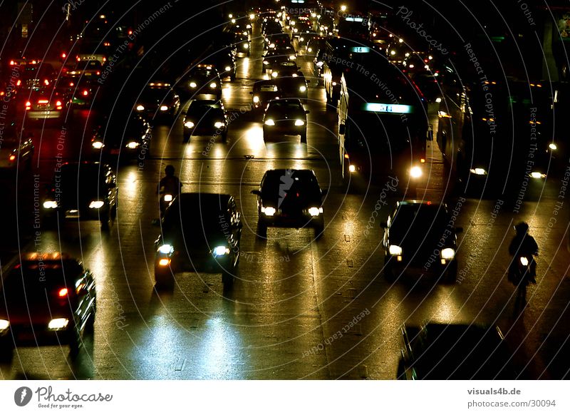 Bangkok-Nights Nacht dunkel Licht Verkehr Verkehrsstau Asien Thailand gelb grün Motorrad Stress Panik Pendler Feinstaub Autobahn Scheinwerfer PKW Straße Smok