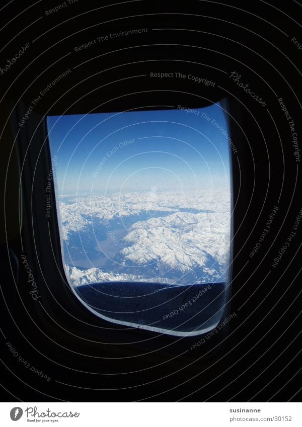kleine welt Fenster Aussicht Flugzeug Luftverkehr Alpen Schnee Berge u. Gebirge