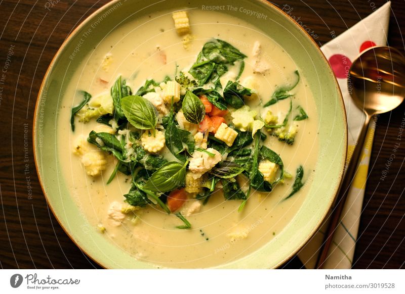 Thailändisches grünes Curry-Huhn Lebensmittel Gemüse Ernährung Essen Mittagessen Abendessen Büffet Brunch Asiatische Küche Teller frisch Gesundheit lecker