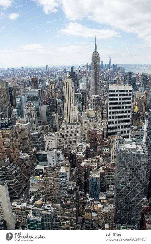 Manhattan - Blick auf das Empire State Building New York City New York skyline Rockefeller Center downtown manhattan metropole USA