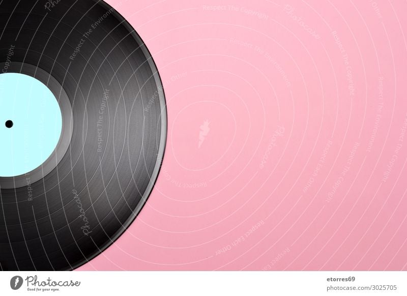 Vintage-Vinylplatte mit leerem blauem Etikett Schallplatte Aufzeichnen Rekord Lamelle Musik altehrwürdig Album analog Audio Kreis Disco klassisch Hipster