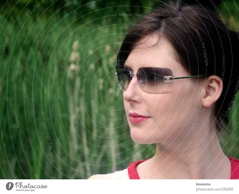 mareike süß Brille Frau feminin grün Sonne Auge Haut Nase Haare & Frisuren http://www.keasone.de