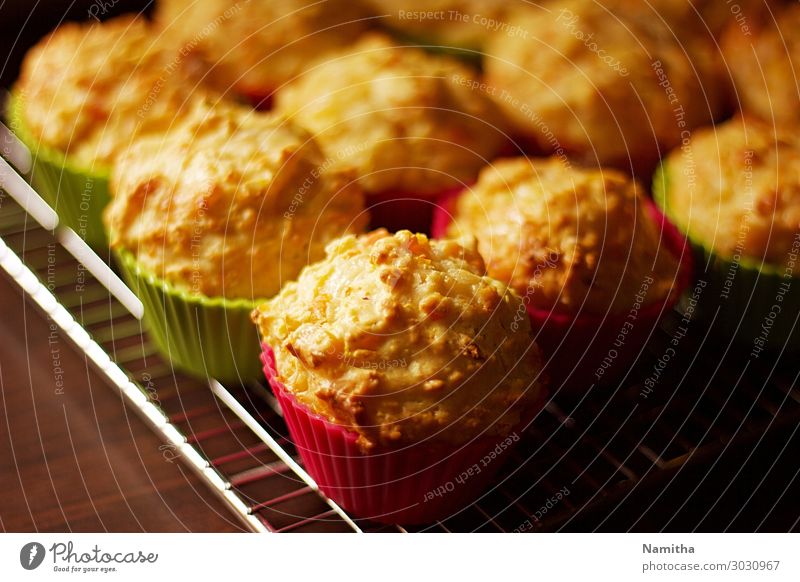 Gemüse-Muffins Lebensmittel Ernährung Essen Vegetarische Ernährung Fingerfood Gesundheit Gedeckte Farben Innenaufnahme Tag